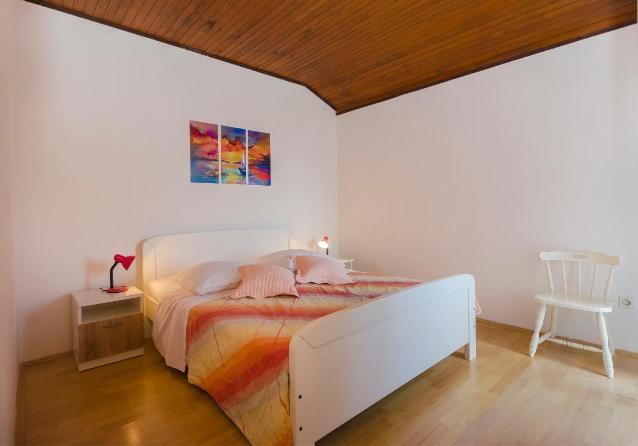 Apartment And Rooms Ema Vodice Exterior photo