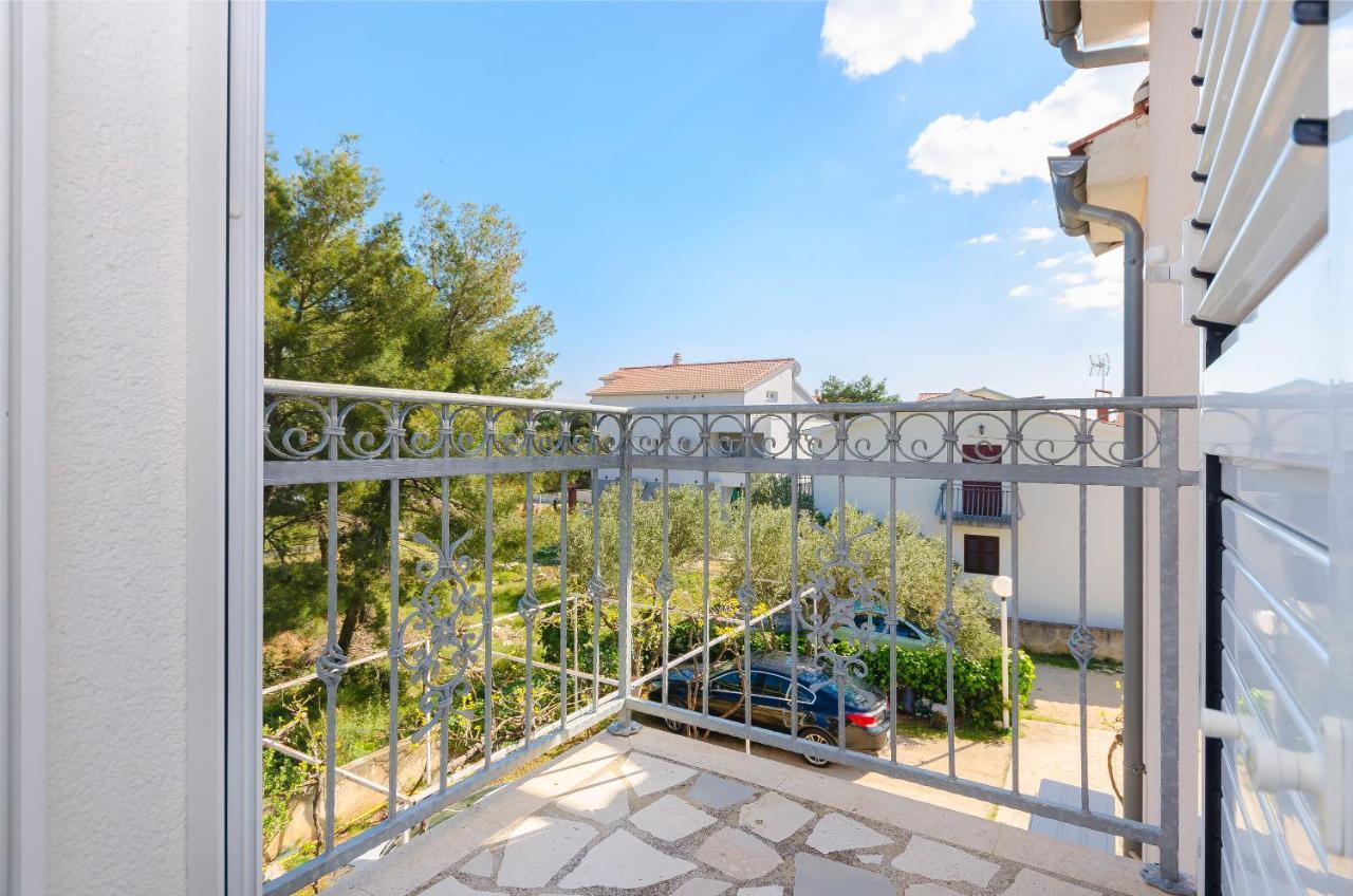 Apartment And Rooms Ema Vodice Exterior photo