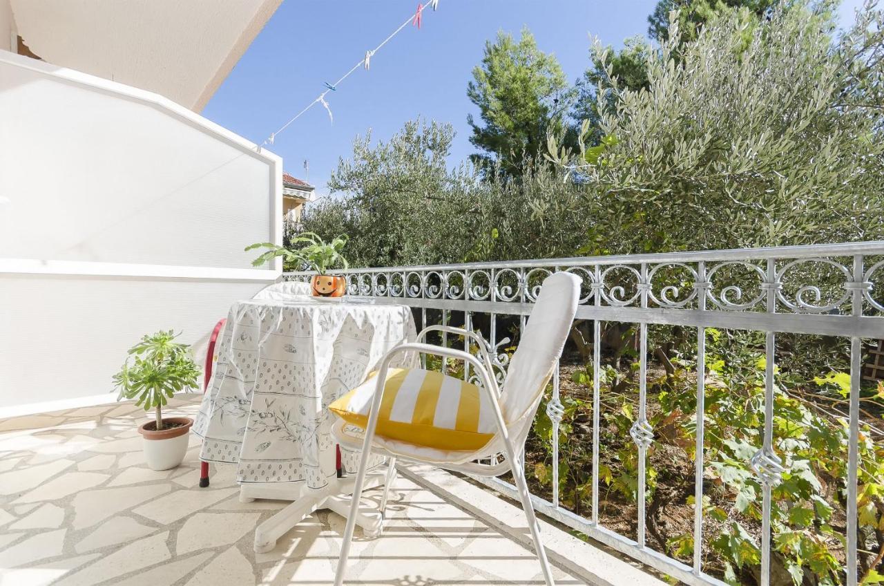 Apartment And Rooms Ema Vodice Exterior photo